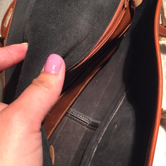 Dooney and Bourke small bag - Picture 4 of 5